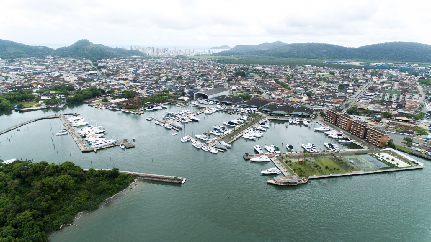 Projeto abre vagas para aulas de esportes náuticos em Guarujá | Jornal da Orla