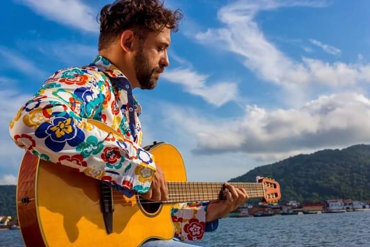 Artista de Santos, Danilo Nunes comemora 25 anos de carreira com show on line | Jornal da Orla