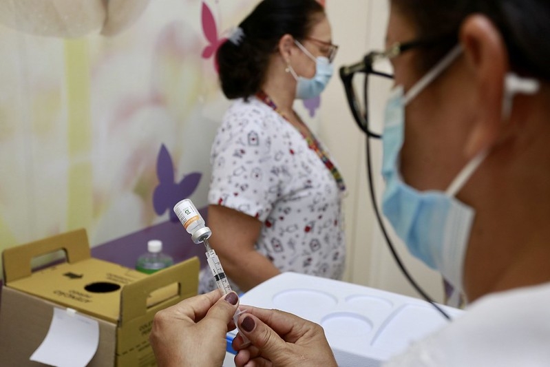Guarujá antecipa vacinação contra covid-19 para idosos de 80 a 84 anos | Jornal da Orla