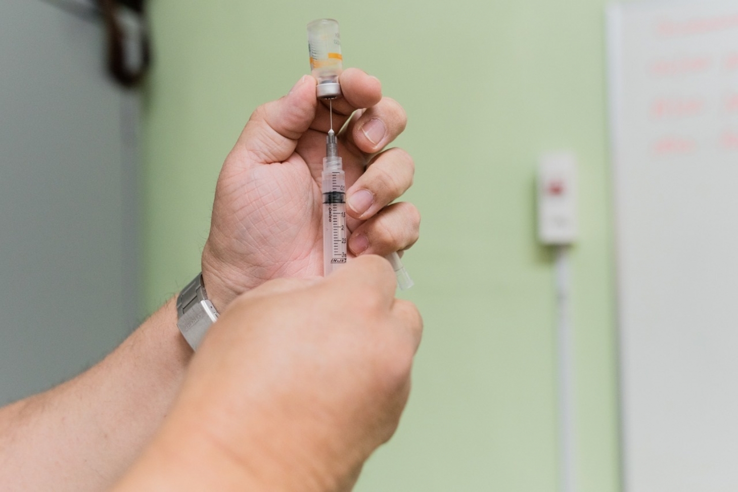 São Vicente publica lei para compra de vacinas por meio de consórcio