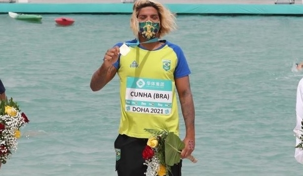 Ana Marcela conquista medalha de ouro na Copa do Mundo de Maratonas Aquáticas | Jornal da Orla