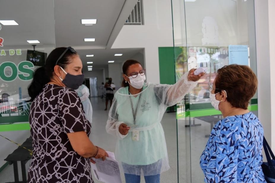 Policlínicas de Santos acompanham pacientes de covid-19, dengue e chikungunya