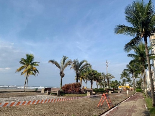Faixa de areia e calçadão da orla de Praia Grande seguem fechados até 4 de abril