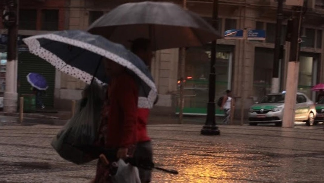 Frente fria provocará chuvas, ventos e maré elevada em Santos