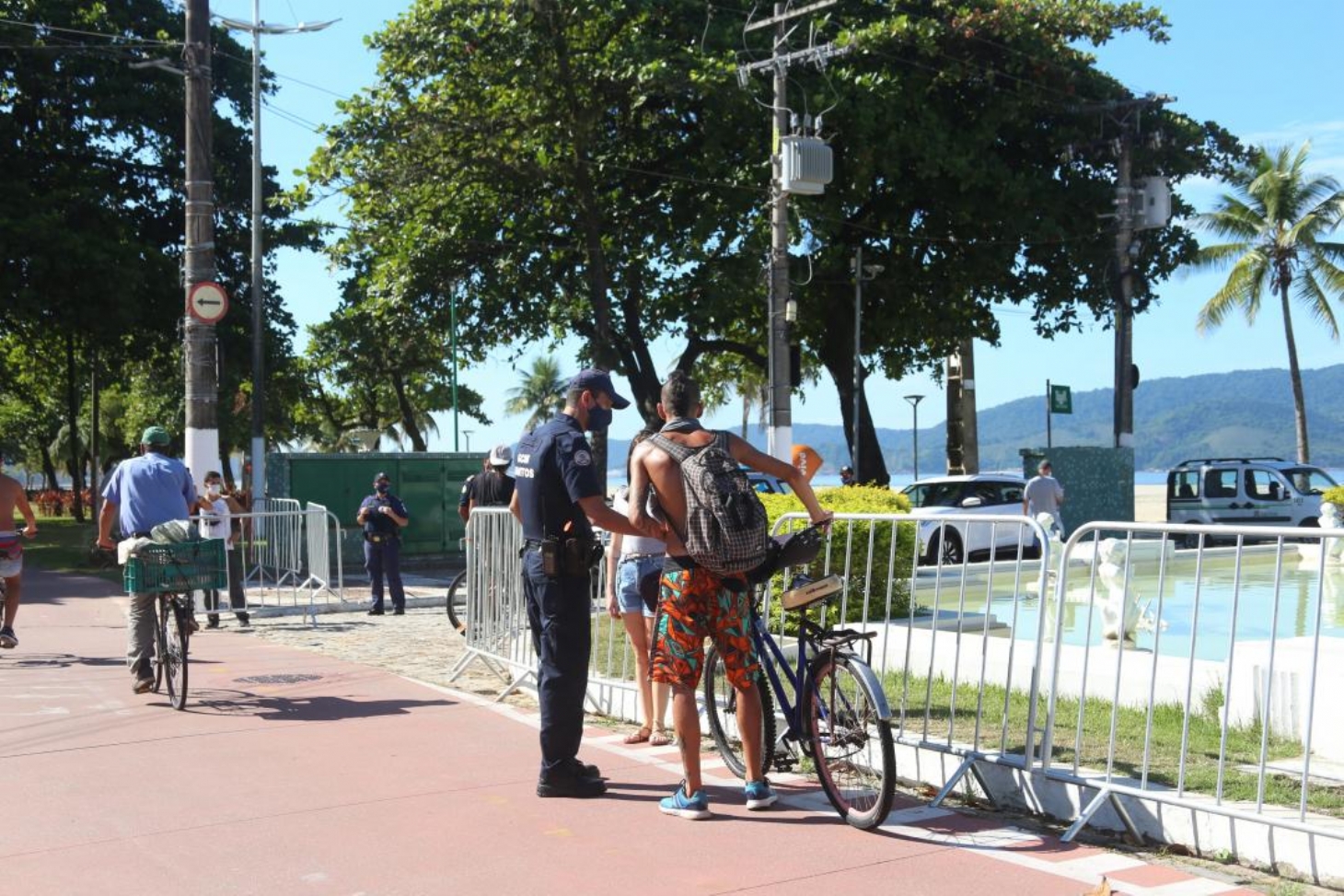 Guarda Municipal flagra 234 pessoas descumprindo regras do lockdown em Santos