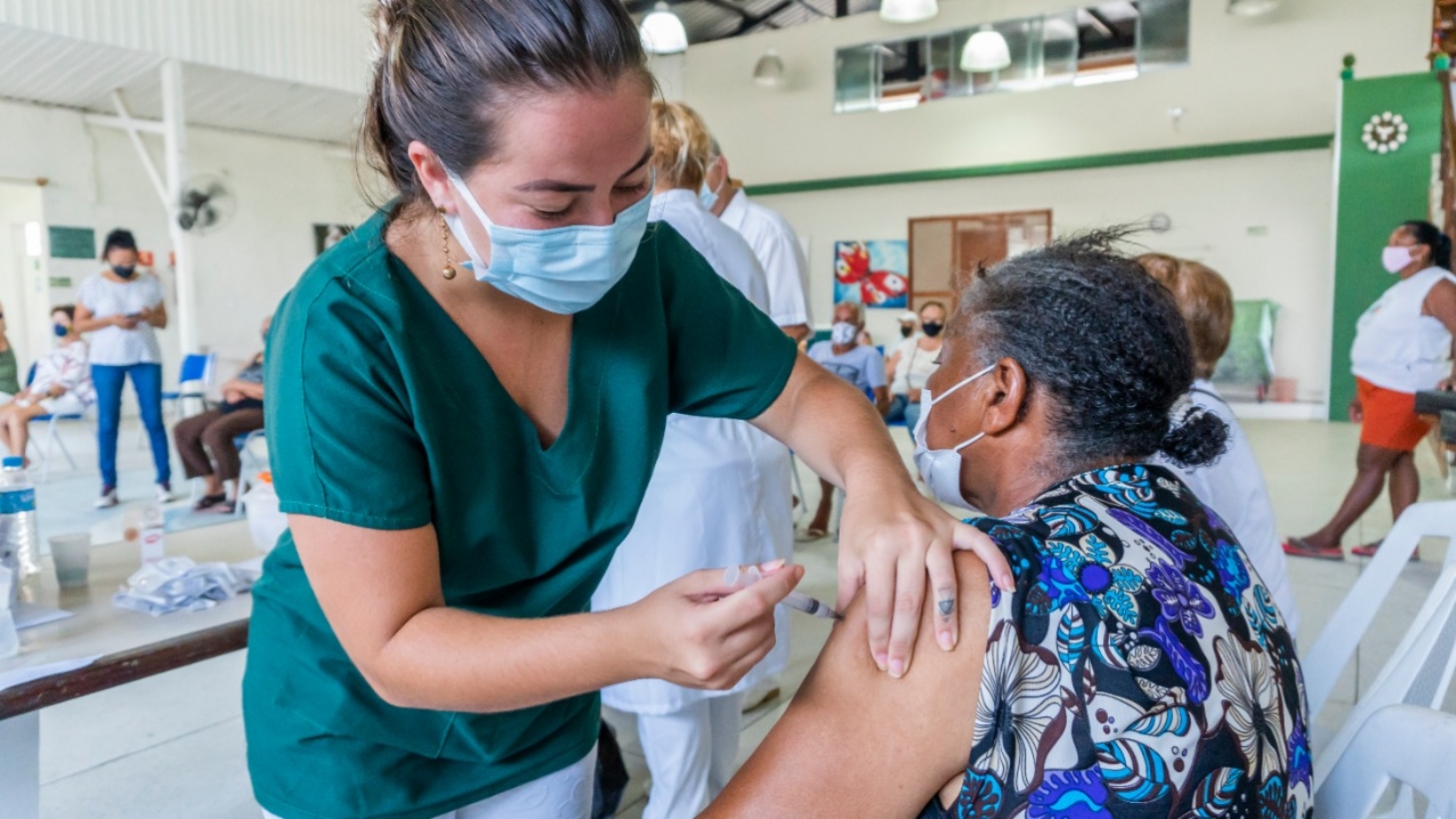 Mais de 3.500 doses da vacina contra a Covid-19 já foram aplicadas em Bertioga