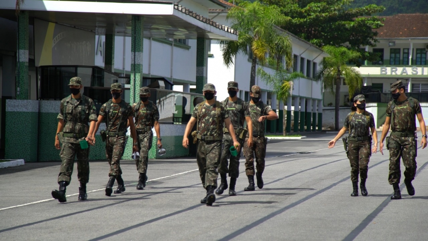 Soldados do Exército ajudam no combate ao Aedes aegypti em São Vicente