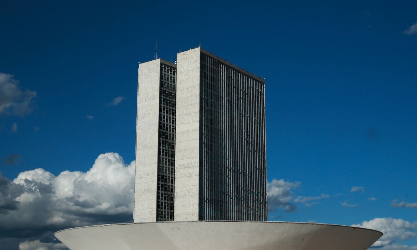 Câmara aprova inserir mensagem sobre igualdade de gênero em propaganda