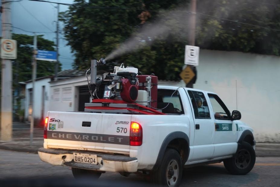 Fumacê contra o Aedes passa por mais dois bairros de Santos