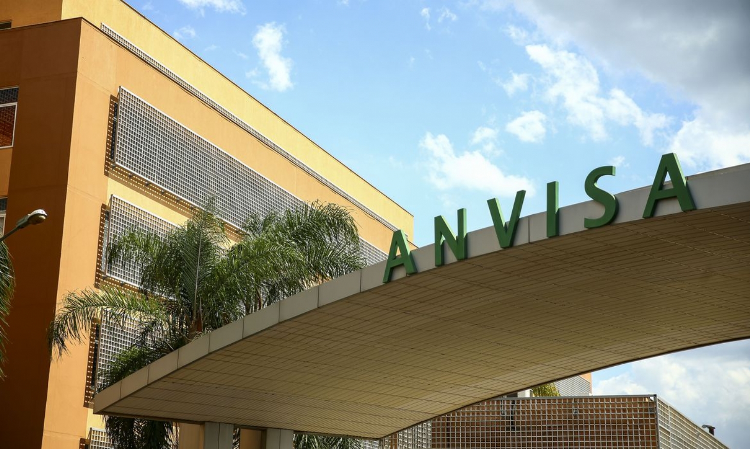 Anvisa rejeita importação e uso da Sputnik V