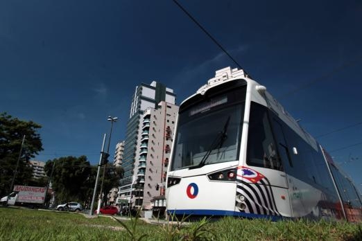 Obras da segunda fase do VLT avançam em dois novos pontos de Santos