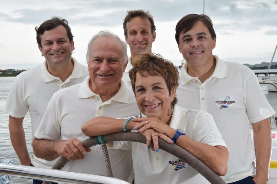 Expedição pelos oceanos da família Schurmann passará por Santos | Jornal da Orla