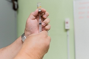 Nova faixa etária começa a ser vacinada nesta sexta-feira em São Vicente | Jornal da Orla