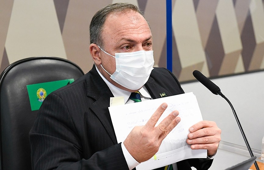 Senado diz que Pazuello passou mal, mas ex-ministro nega