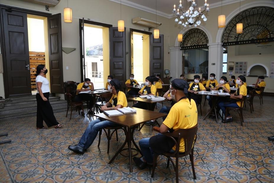 Restaurante-escola em Santos inicia formação de mais 25 jovens