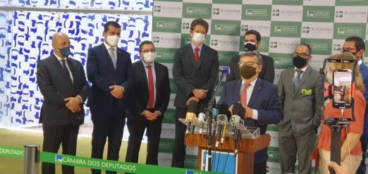 Santos é representada em pacto nacional pela Reforma Tributária