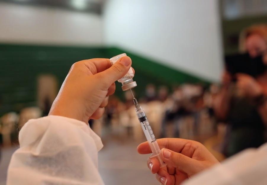 Santos começa a aplicar doses da Pfizer e amplia postos de imunização contra covid-19 | Jornal da Orla