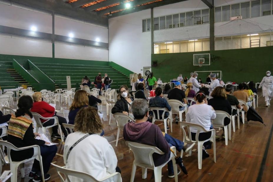Santos bate novo recorde de doses aplicadas contra a covid-19 | Jornal da Orla
