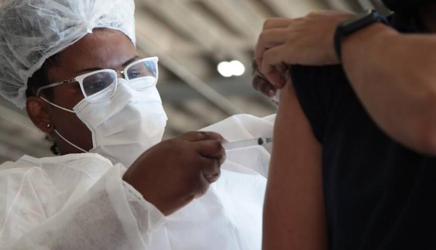 Santos vacina 42+ contra covid-19 a partir desta quarta-feira | Jornal da Orla