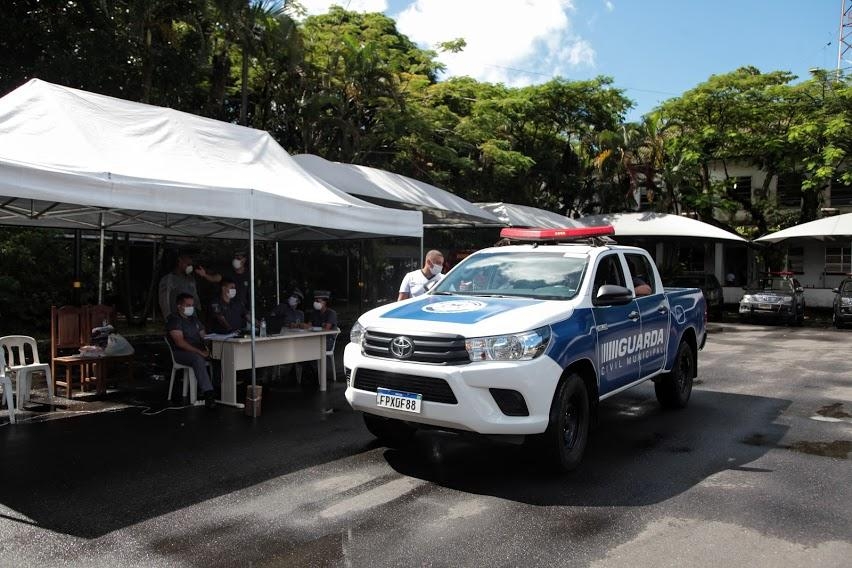 Guardas Municipais de Santos recebem segunda dose contra a covid-19