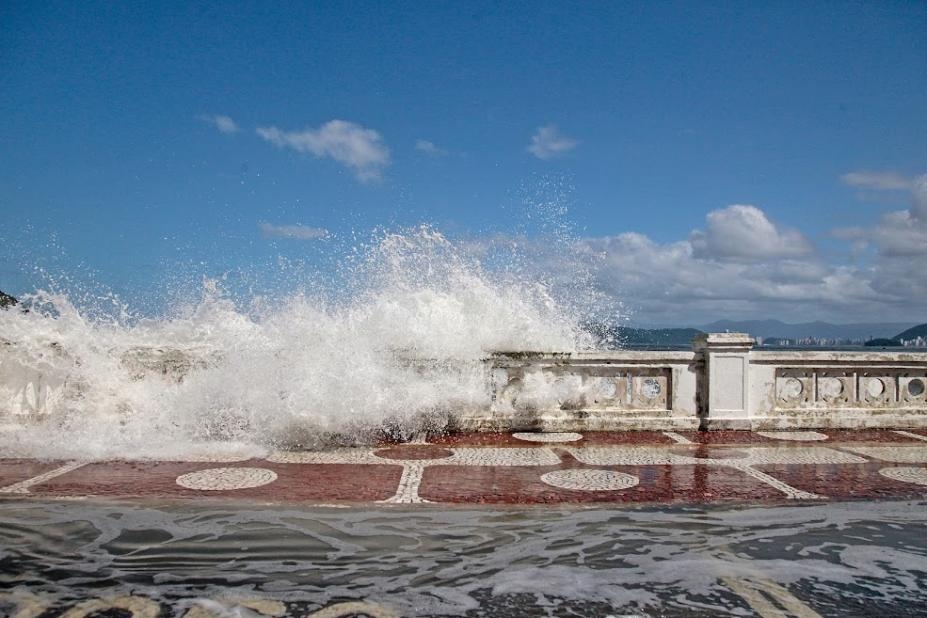 Santos tem previsão de maré alta e ressaca moderada nesta terça-feira | Jornal da Orla