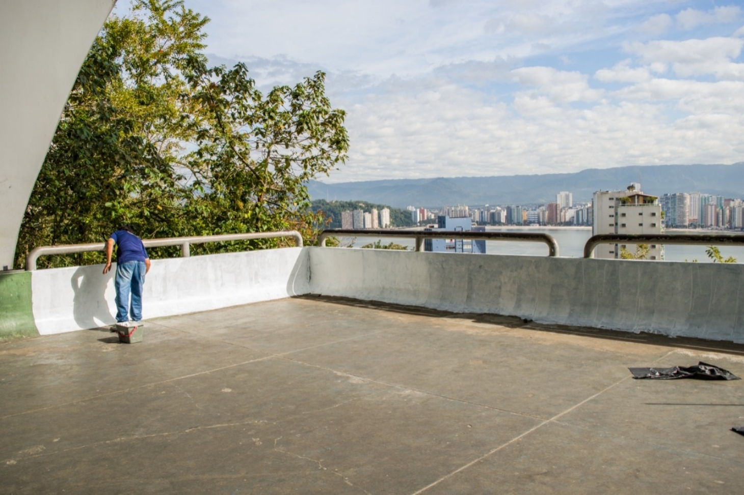 Monumento Oscar Niemeyer, em São Vicente, passa por revitalização | Jornal da Orla