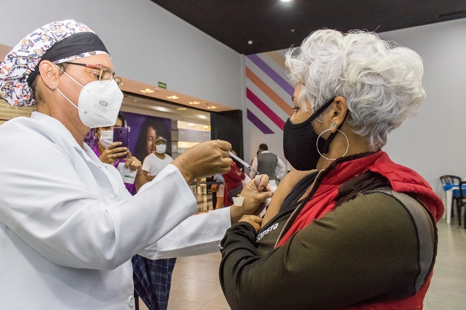 Em São Vicente, público de 60 a 62 anos recebe 2ª dose contra a Covid a partir desta quinta (29)