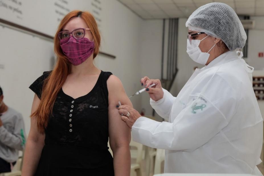 Santos antecipa vacinação 39+ para esta sexta-feira