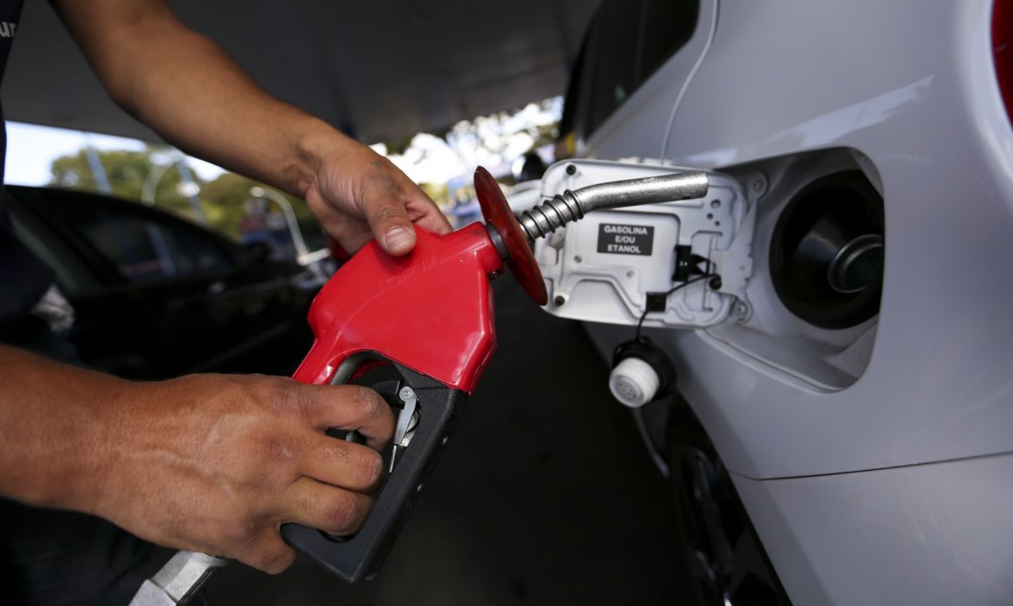 Preços da gasolina, diesel e gás aumentam hoje nas refinarias | Jornal da Orla