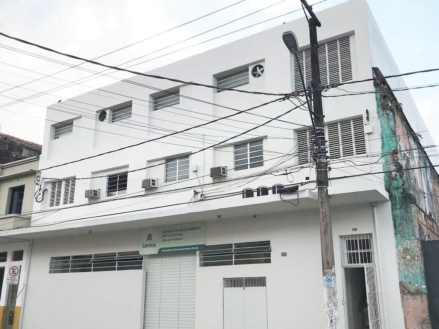 Santos reforma abrigo e amplia vagas para pessoas em situação de rua no inverno