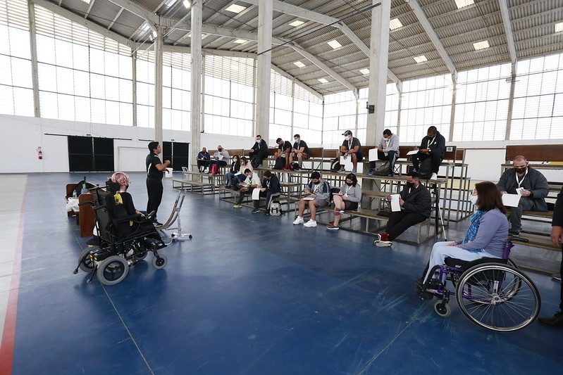 Guarujá terá cadeiras anfíbias e de trilhas para pessoas com deficiência | Jornal da Orla