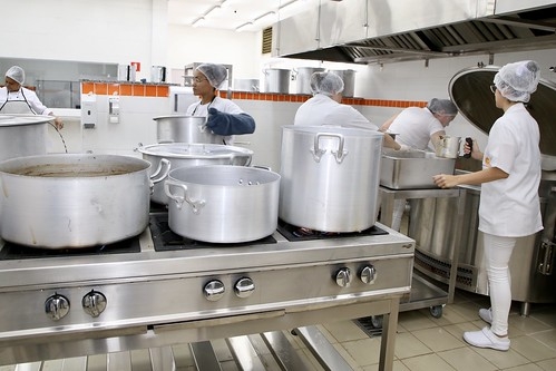 Bom Prato de Cubatão volta a atender presencialmente