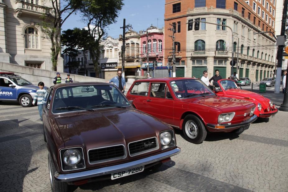 Centro de Santos recebe exposição de carros antigos | Jornal da Orla