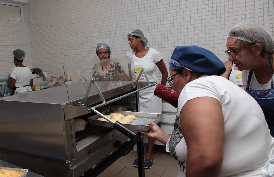 Vilas Criativas de Santos inscrevem para cursos nas áreas de gastronomia e serviços