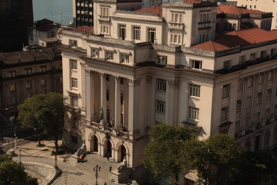 Santos abre consulta pública para regulamentar cota racial em concursos