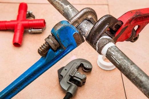 Centro de Emprego de Santos tem 24 vagas para encanador