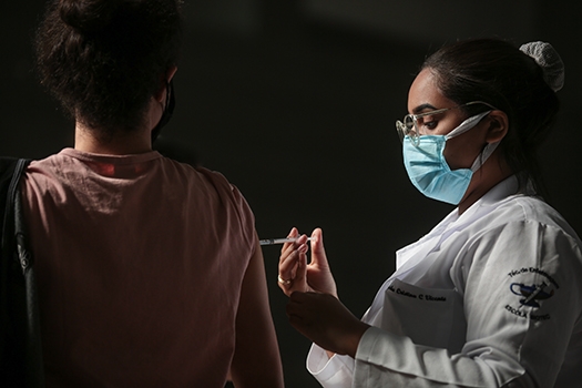 PG supera 90chr37 do público adulto vacinado com a primeira dose contra a covid-19