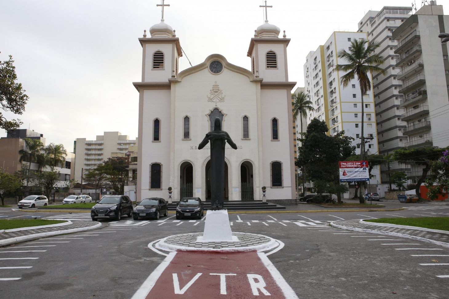 Entorno da Igreja Matriz de Guarujá é revitalizado