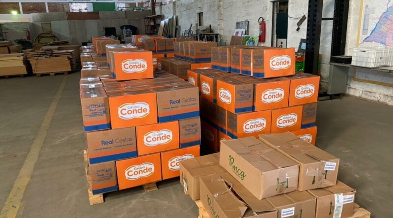 Farma Conde doa cestas básicas para Baixada Santista