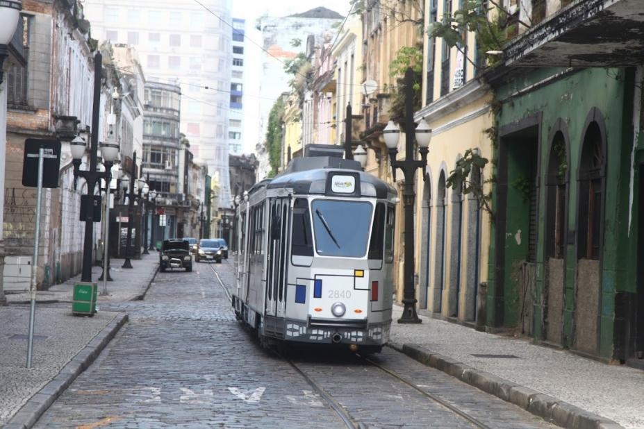 Primavera Criativa: Passeio noturno de bonde em Santos é opção de lazer na quinta-feira