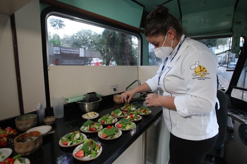 Workshop gastronômico em Santos ensina pratos com flores comestíveis | Jornal da Orla