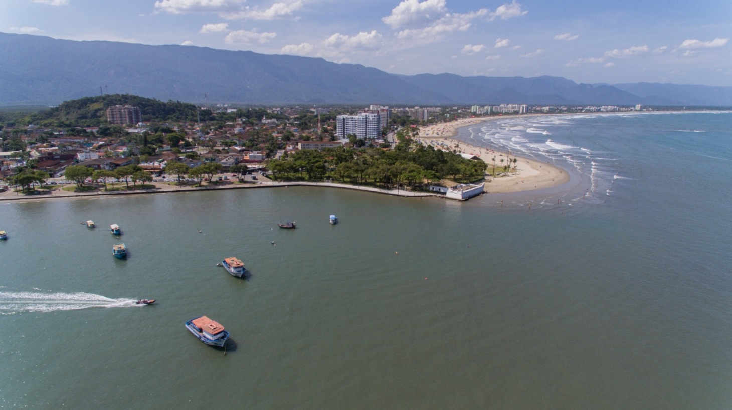 Prefeituras do litoral paulista realizam expedição para limpeza do mar | Jornal da Orla