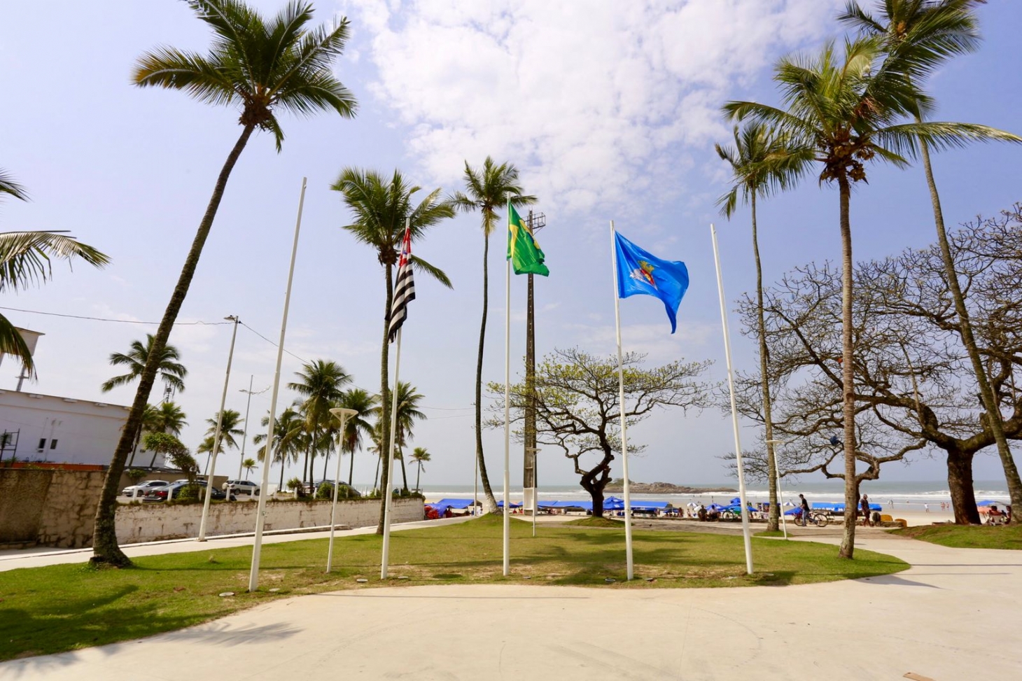 Obras na nova Praça das Bandeiras, em Guarujá, estão 85chr37 concluídas